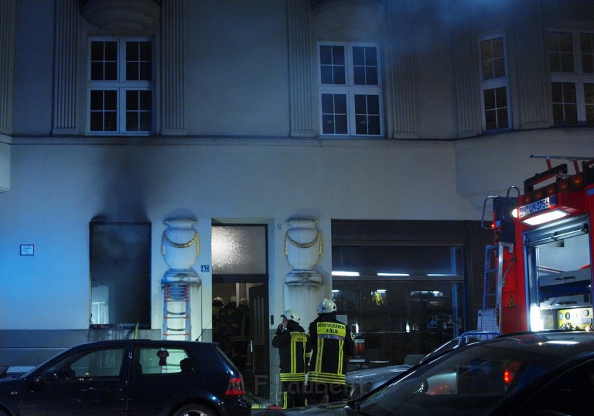 Feuer Koeln Agnesviertel Weissenburgstr P05.JPG